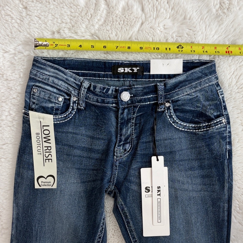 Sky Women's ,Low-Rise ,Boot Cut Jeans with Embellished Pockets,Size 13/31 - Picture 8 of 17